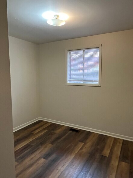 Building Photo - 49 Donelson St