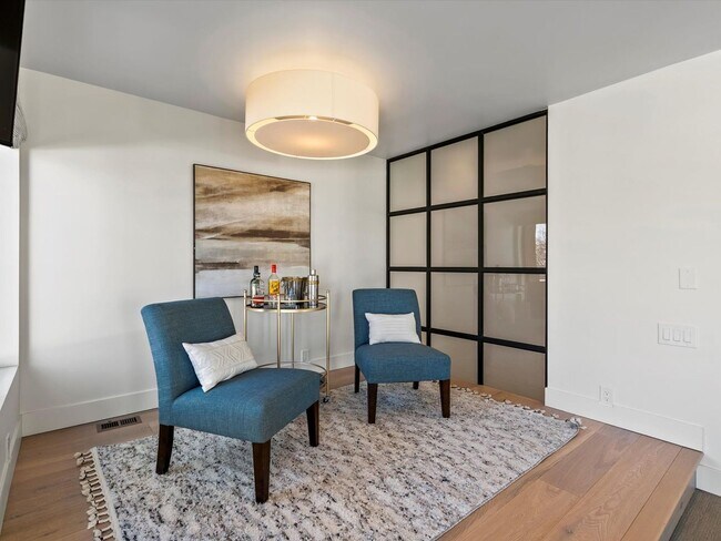 Building Photo - Luxury 3-Bed, 3.5-Bath Denver Home with Ro...