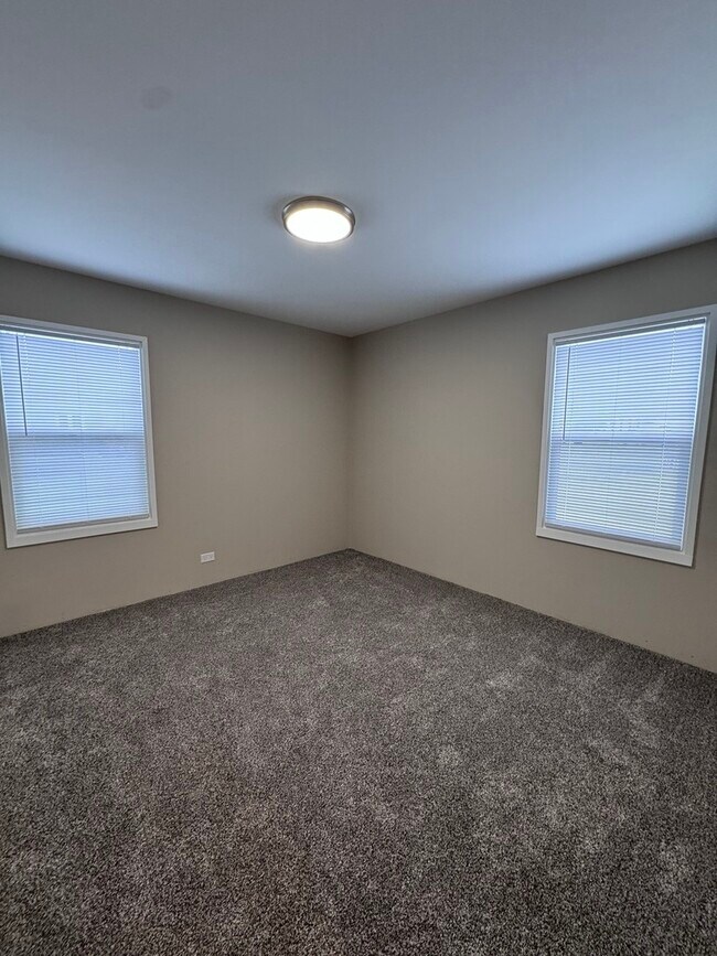 Building Photo - 14240 Linder Ave