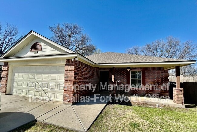 Building Photo - 208 W Franklin Ave