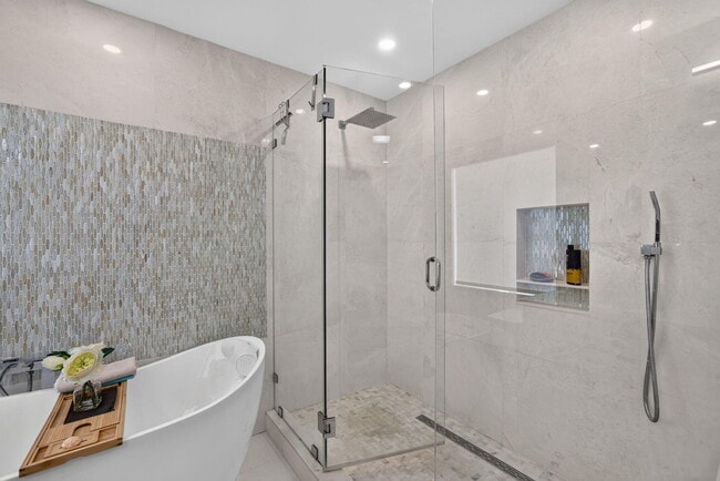 Building Photo - 5040 Heron Pl