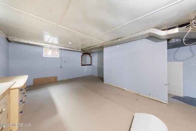 Building Photo - 317 Bath Ave