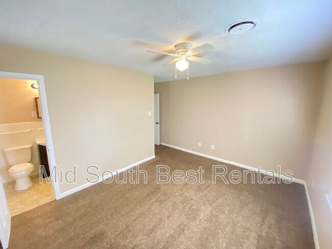 Building Photo - 1766 Carlyle Ave