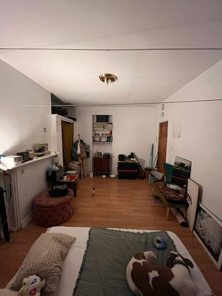 Primary Photo - 19 Cornelia St