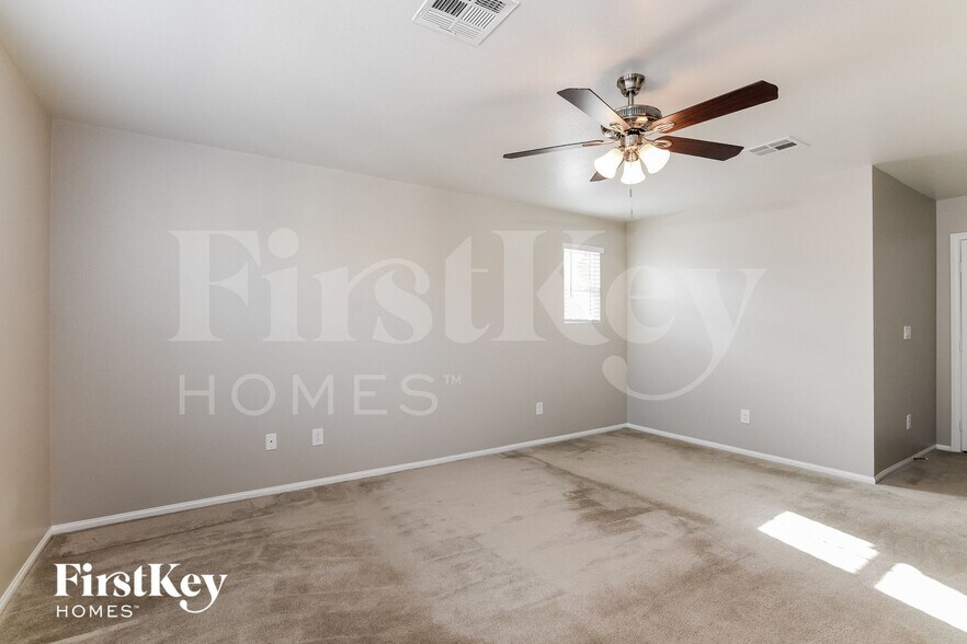 Building Photo - 11036 Camden Bay St