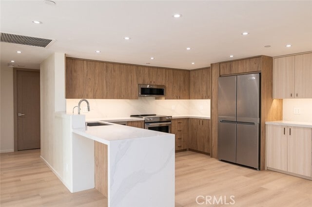 Building Photo - 345 Pioneer Dr