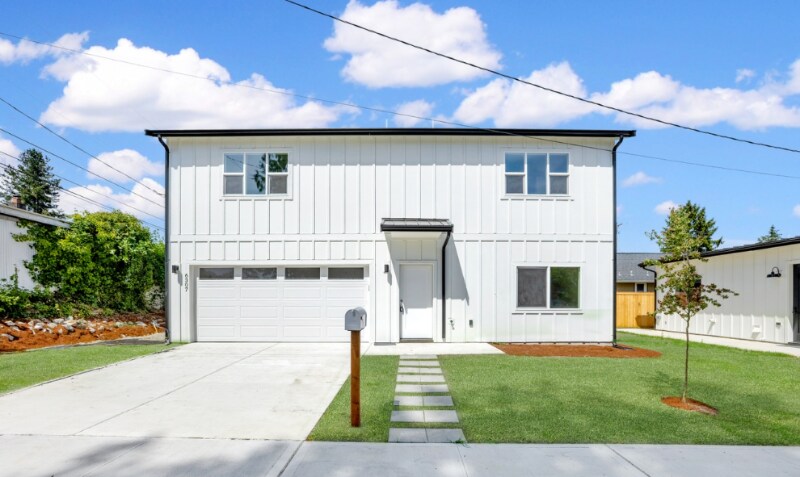 Building Photo - 4944 N Vassault St