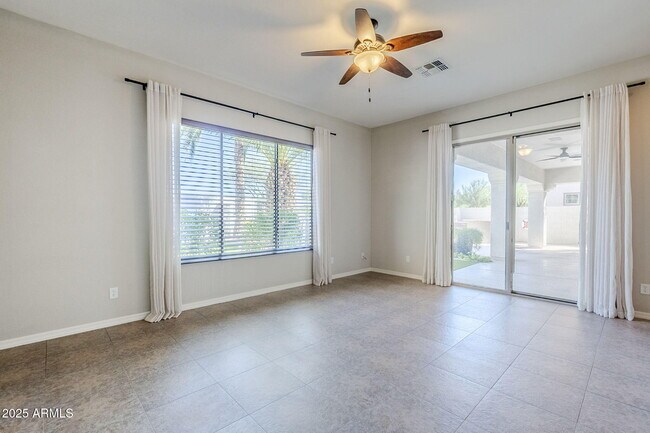 Building Photo - 2910 W Donatello Dr