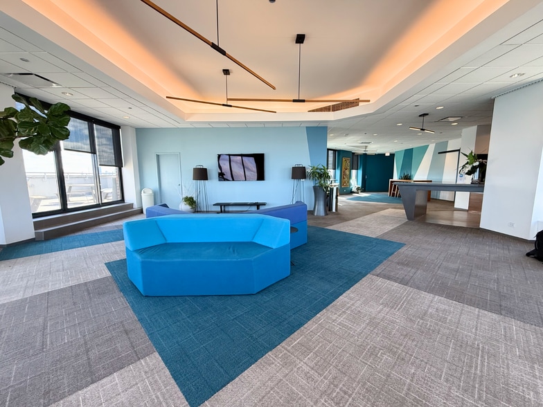 48th Floor Party Room - 3660 N Lake Shore Dr