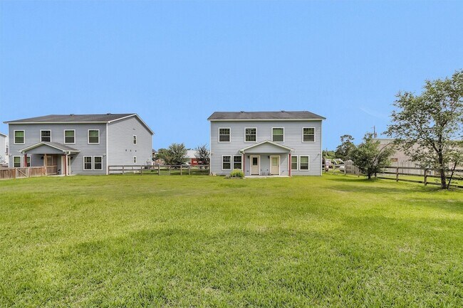 Building Photo - 26152 Avenue E