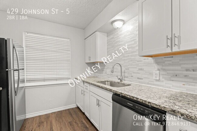 Building Photo - 429 Johnson St