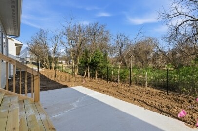 Building Photo - 5301 N Pinecrest Ct