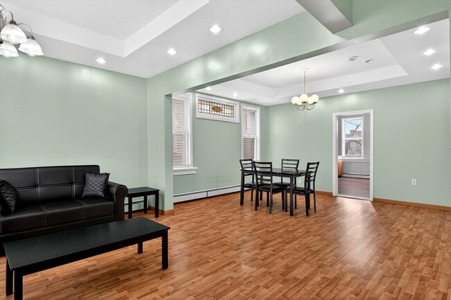 Building Photo - 281 Fulton Ave