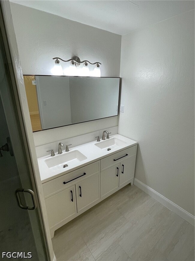 Building Photo - 3502 SE 22nd Pl