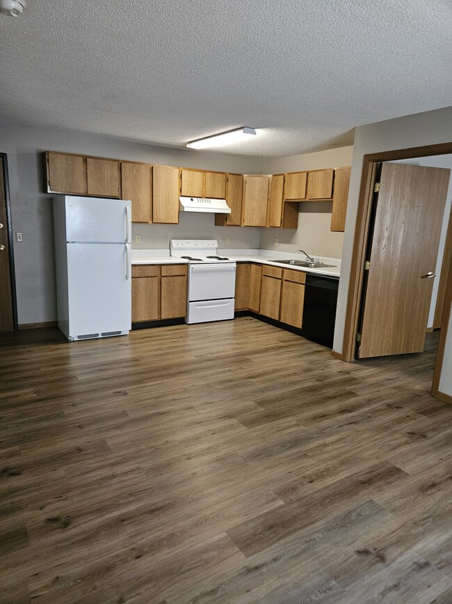 Building Photo - 8th & 8th Apartments