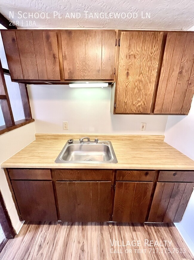 Building Photo - 343 N School Pl