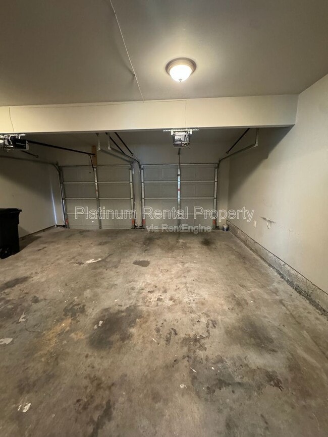 Building Photo - 2793 Oakvale Falls Dr