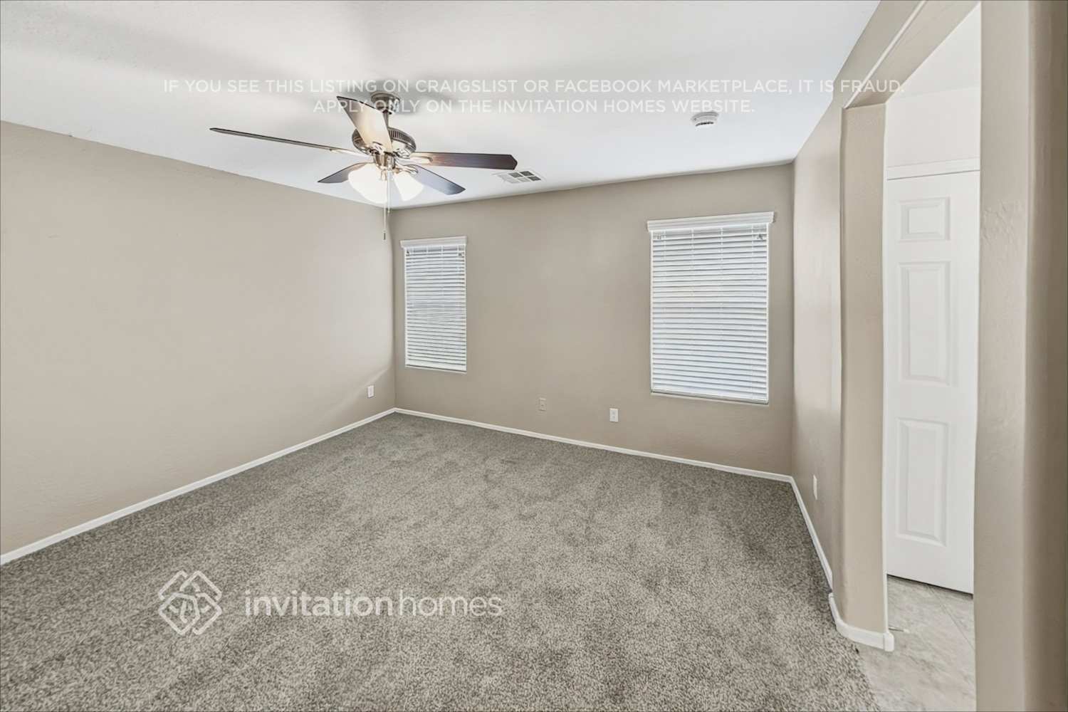 Building Photo - 1425 E Lakeview Dr