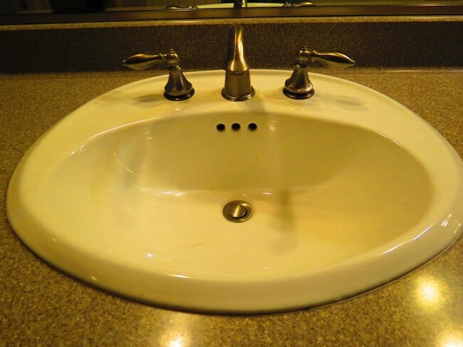 Building Photo - 4122 E Windsong Dr