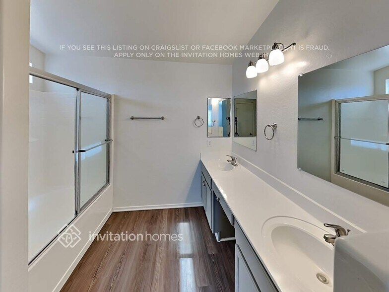 Building Photo - 12813 W Mauna Loa Ln