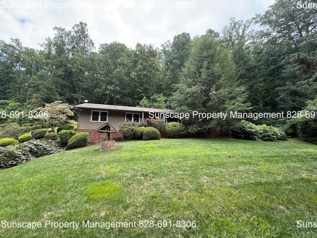Primary Photo - Spacious home in Fairview NC