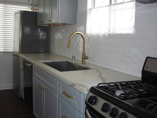 Recessed Sink - 6105 Monterey Rd