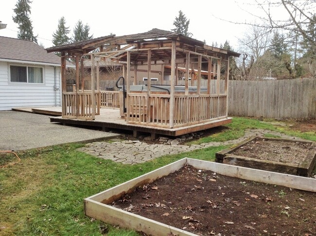 Building Photo - Beautiful 4 Bed 2 Bath Rambler Near Microsoft