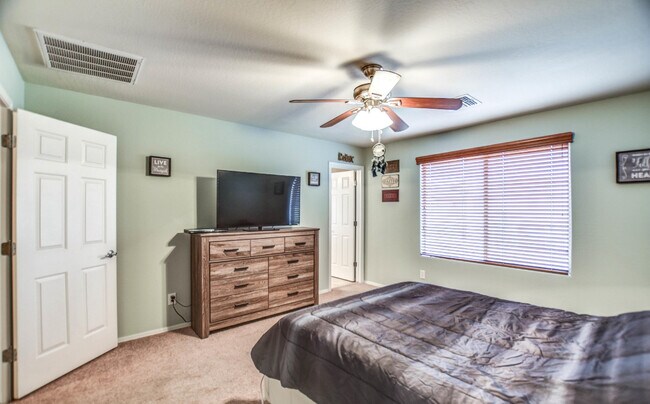 Building Photo - 8064 W Rushmore Way