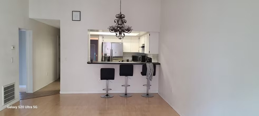 dinning - 650 E Warren Ave