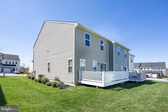 Building Photo - 265 Chase Dr