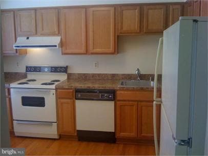 Building Photo - 7826 Somerset Ct