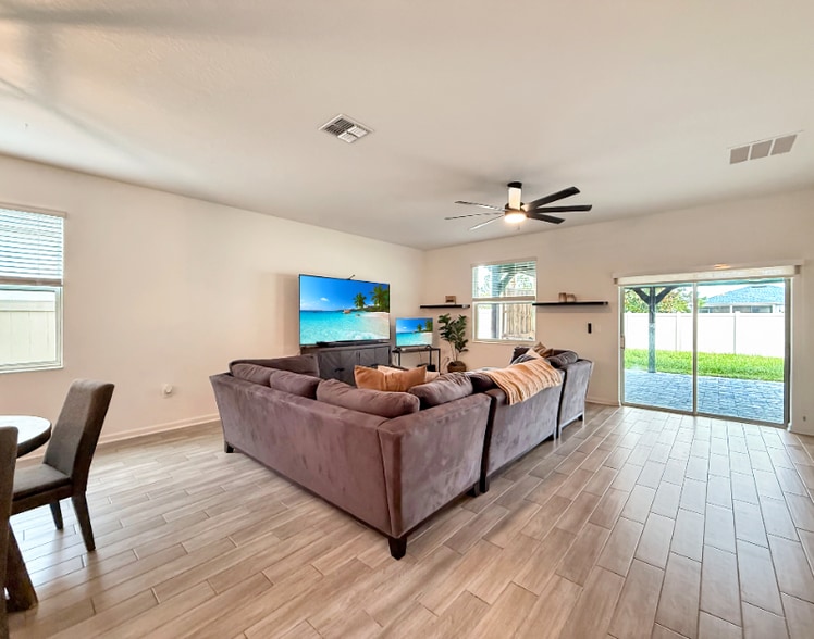 Building Photo - 4411 Holstein St