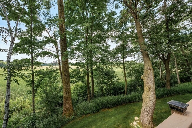 Building Photo - Stunning Rambler on Acreage with Lake Shor...