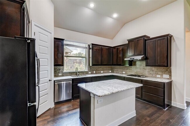 Building Photo - 3016 Columbus Loop
