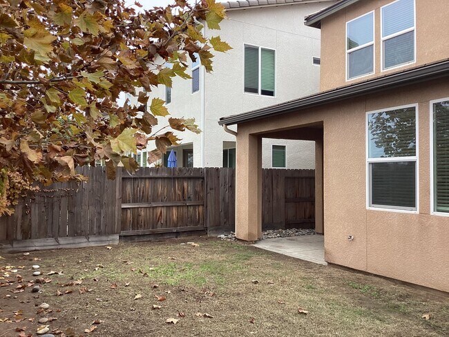 Building Photo - 6319 E Creek View Ln