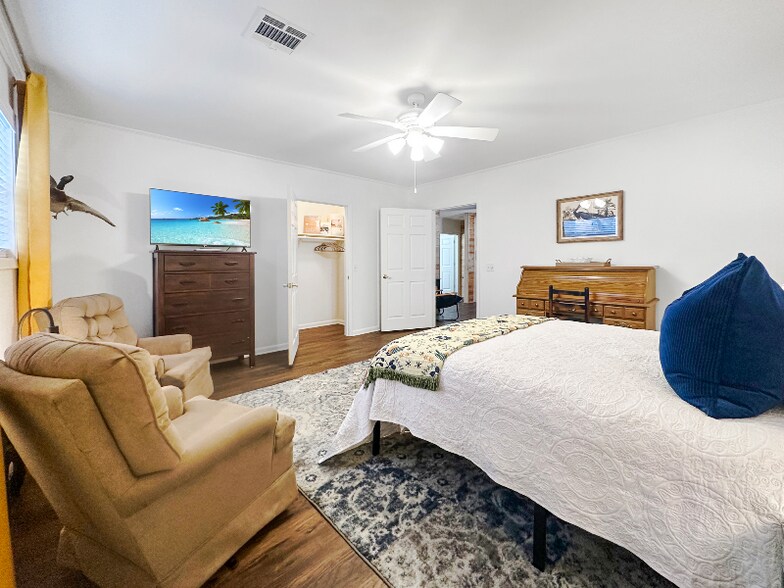 Building Photo - 402 Wallace Dean Rd