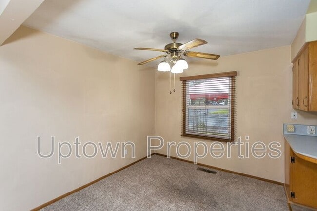 Building Photo - 7207 N Reno Ave