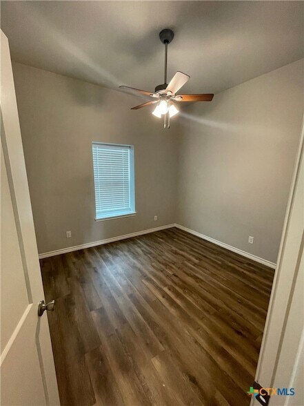 Building Photo - 1190 Fm 2623