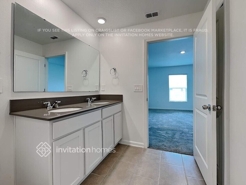 Building Photo - 3007 Blue Bonnet Ln