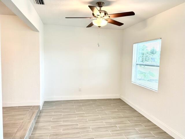Building Photo - 603 SE Harborview Dr