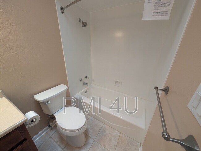 Building Photo - 4800 Choctaw Trail NW