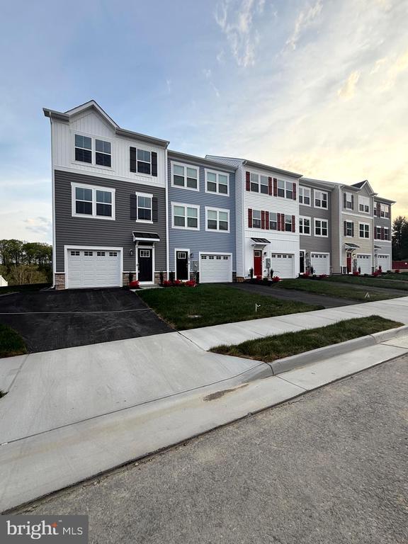 Building Photo - 161 Munsee Cir
