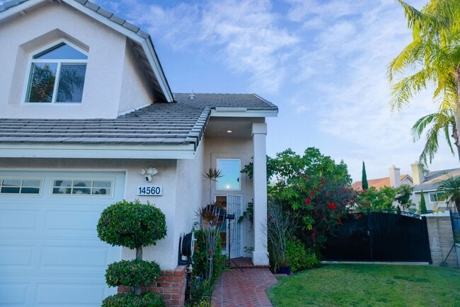 Building Photo - 14560 Flagstone Ct