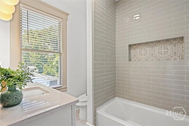 Building Photo - Beautifully Renovated 4-Bedroom Home with Charm & Modern Comfort – Savannah, GA