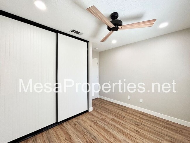 Building Photo - 7095 Lyons Ave