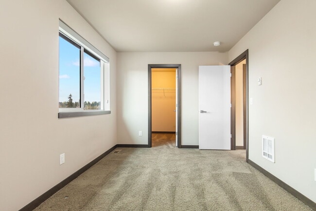 Building Photo - 17822 19th Ave W