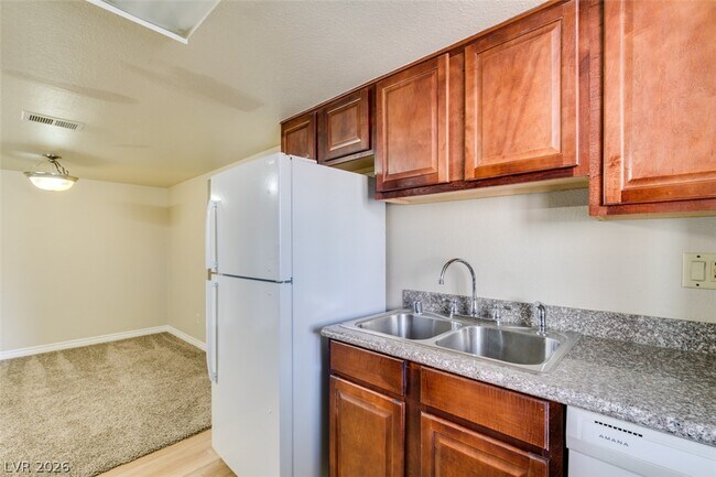 Building Photo - 4450 Sandy River Dr