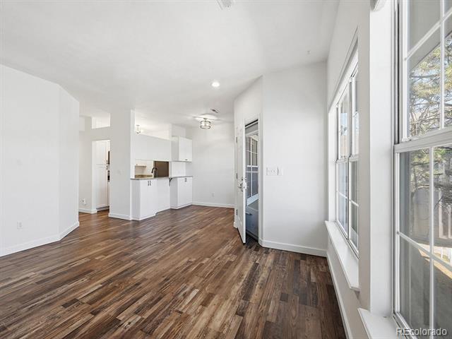 Building Photo - 7470 Singing Hills Dr