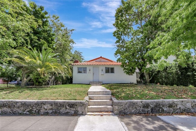 Primary Photo - 375 SW 20th Rd