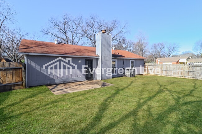 Building Photo - 3434 Hallshire Dr